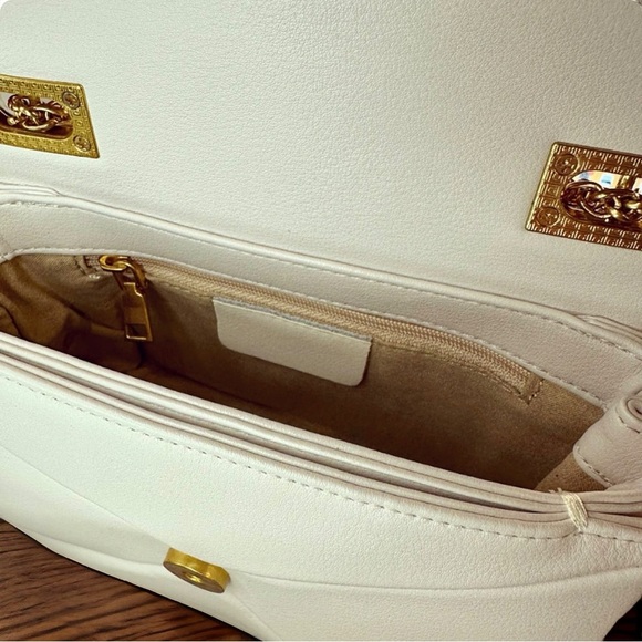 NEW Genuine Leather White Square Crossbody Bag With Gold Rivet & Chain Strap - Picture 6 of 16